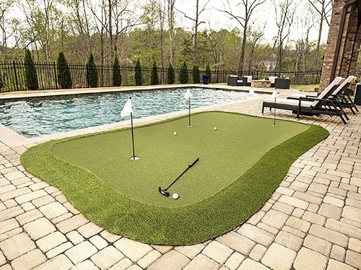 residential-backyard-puttting-green residential-backyard-puttting-green