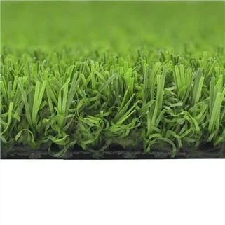 Vihreä puutarha tekonurmella